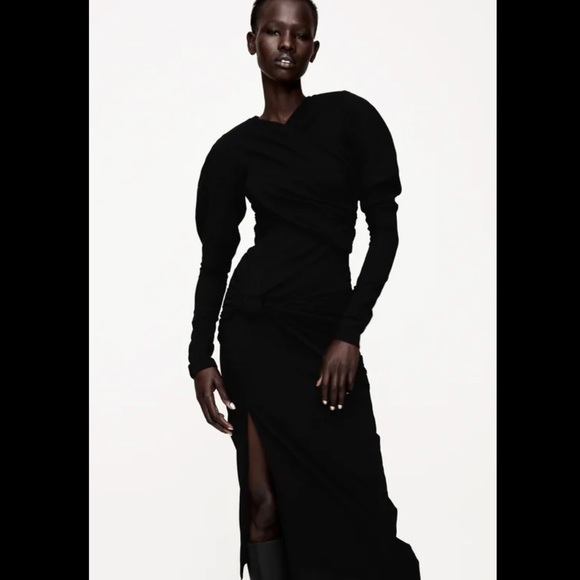 LIMITED EDITION BLACK V-NECK LONG SLEEVE DRESS - Picture 6 of 11